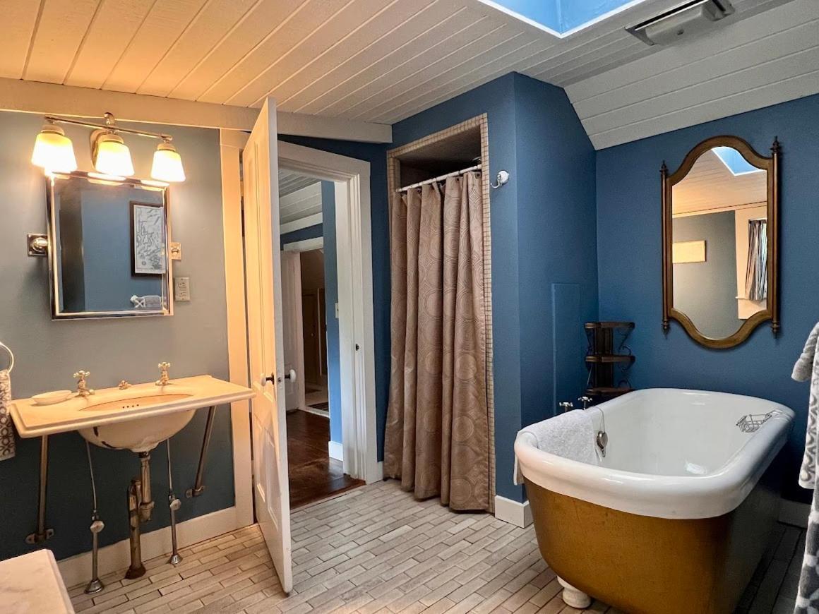 Barncastle Hotel Blue Hill Екстериор снимка